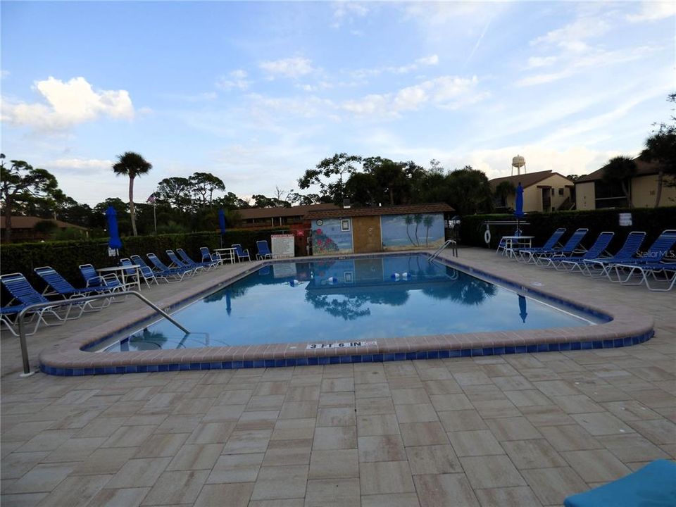 待售: $185,000 (2 贝兹, 2 浴室, 1013 平方英尺)