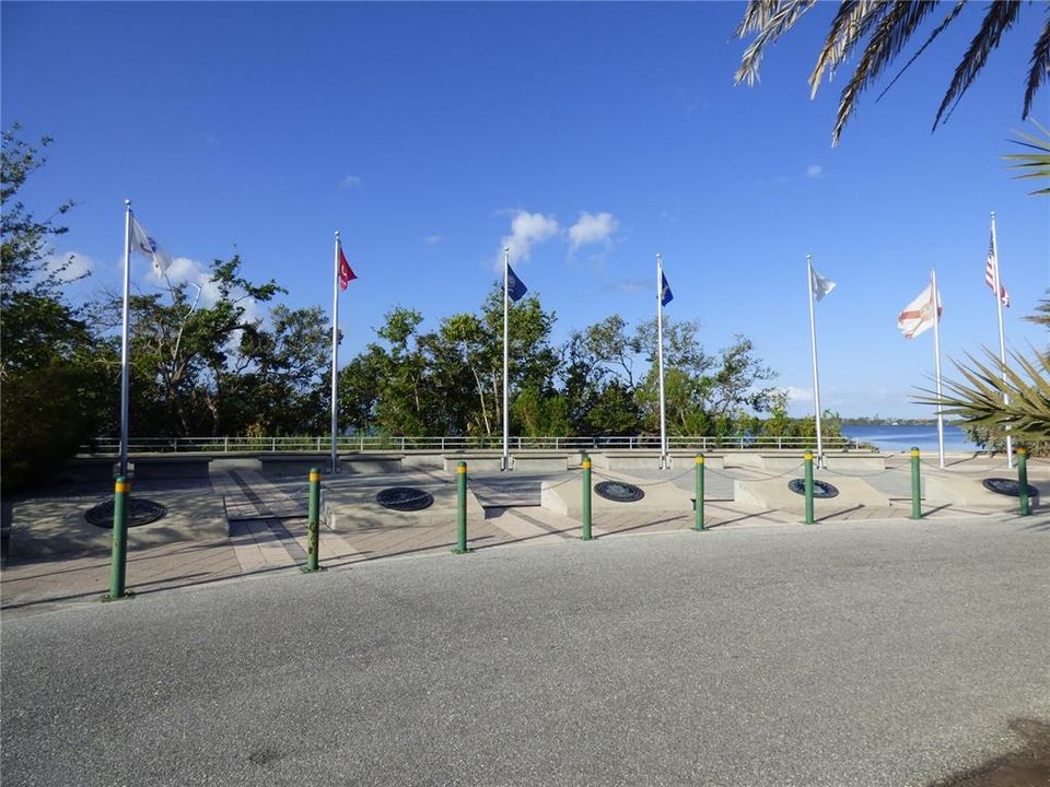 待售: $185,000 (2 贝兹, 2 浴室, 1013 平方英尺)