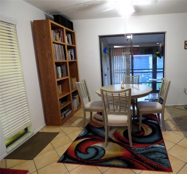 待售: $185,000 (2 贝兹, 2 浴室, 1013 平方英尺)