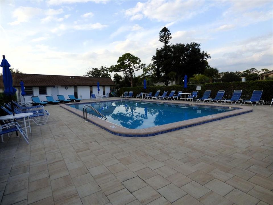 待售: $185,000 (2 贝兹, 2 浴室, 1013 平方英尺)