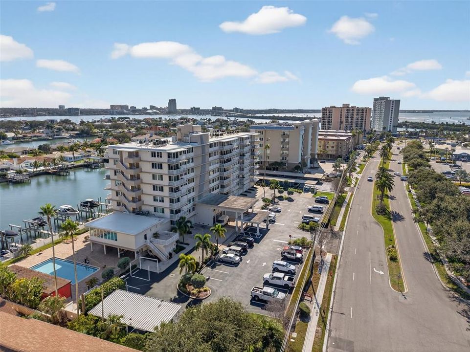 For Sale: $550,000 (2 beds, 2 baths, 1370 Square Feet)