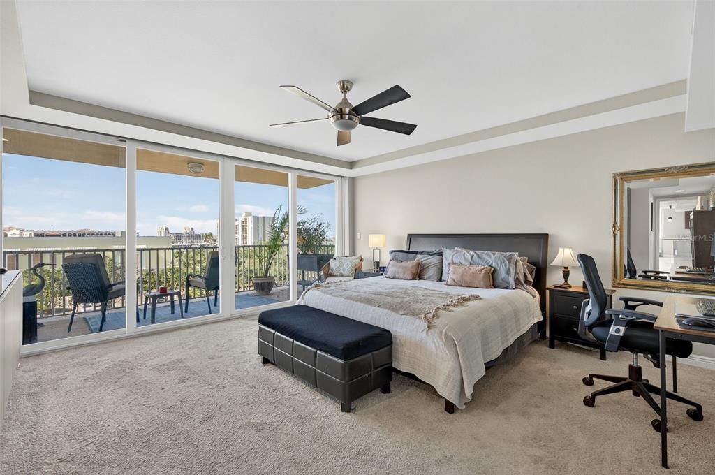 For Sale: $550,000 (2 beds, 2 baths, 1370 Square Feet)