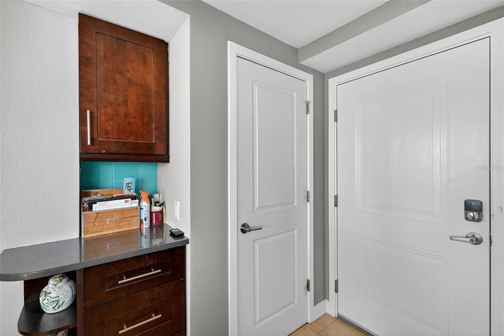 For Sale: $550,000 (2 beds, 2 baths, 1370 Square Feet)