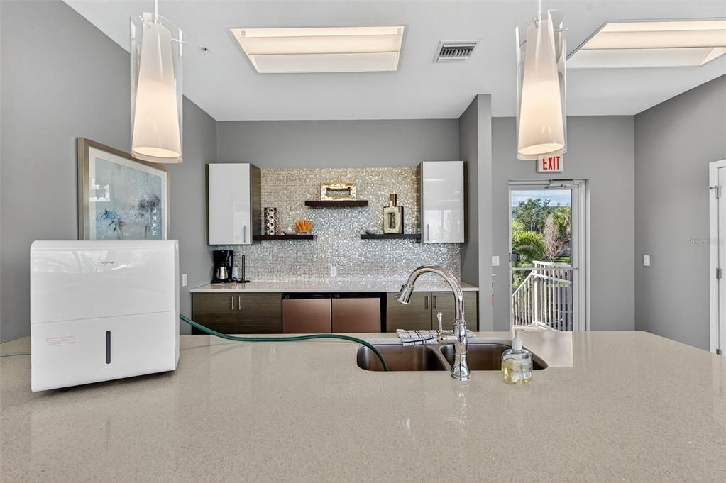 For Sale: $550,000 (2 beds, 2 baths, 1370 Square Feet)