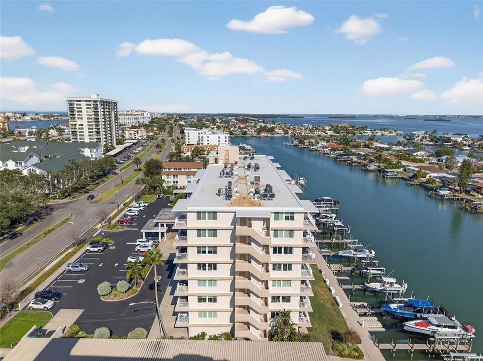 For Sale: $550,000 (2 beds, 2 baths, 1370 Square Feet)