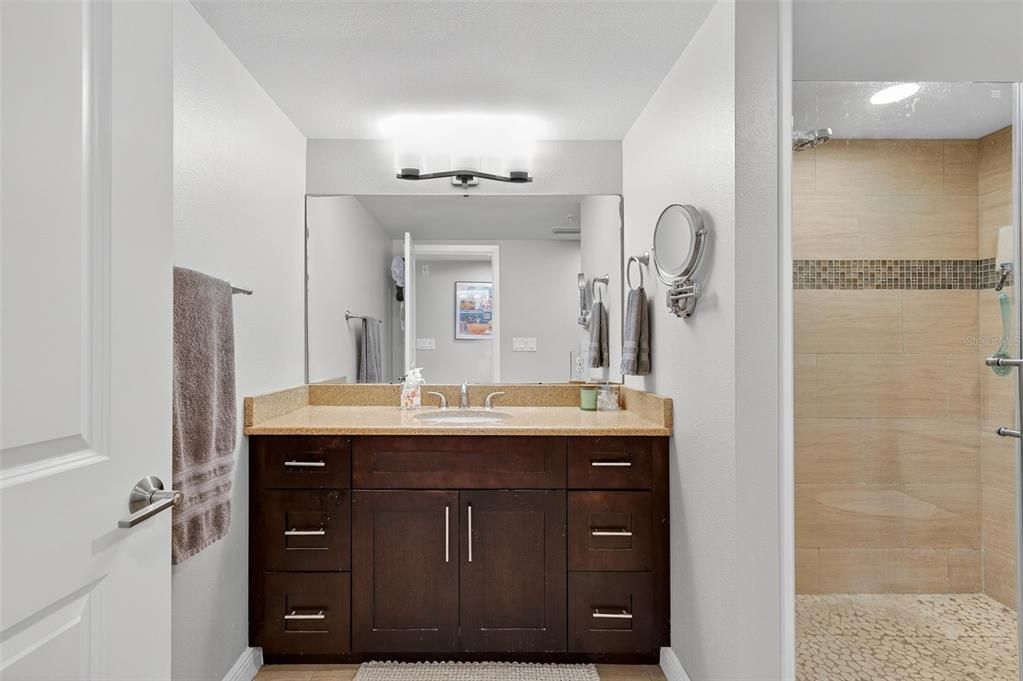 For Sale: $550,000 (2 beds, 2 baths, 1370 Square Feet)