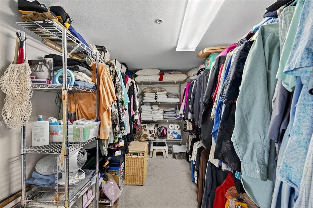 For Sale: $550,000 (2 beds, 2 baths, 1370 Square Feet)