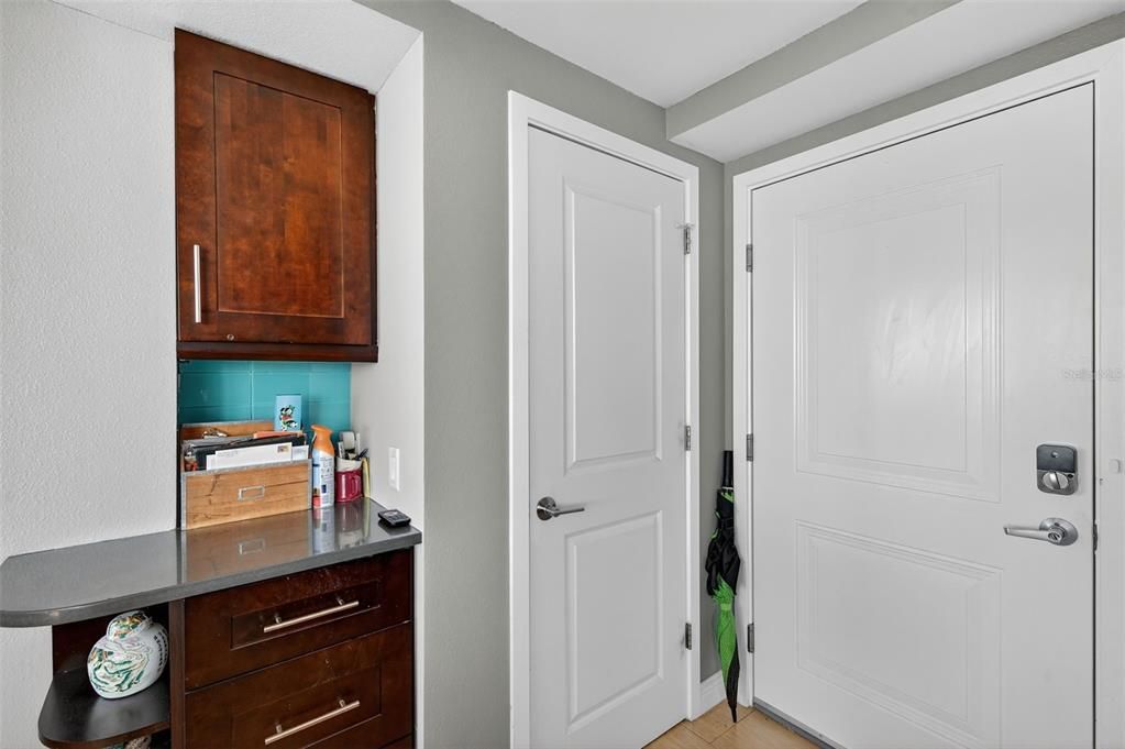 For Sale: $550,000 (2 beds, 2 baths, 1370 Square Feet)