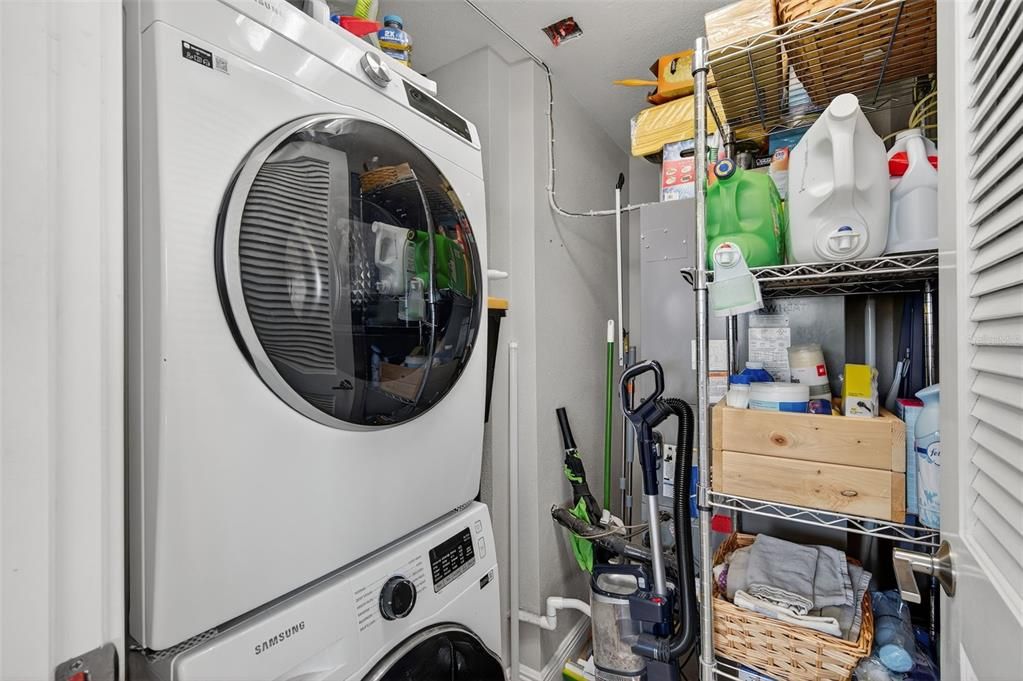 For Sale: $550,000 (2 beds, 2 baths, 1370 Square Feet)