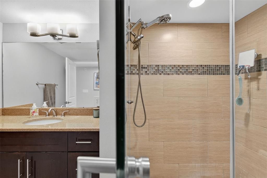 For Sale: $550,000 (2 beds, 2 baths, 1370 Square Feet)