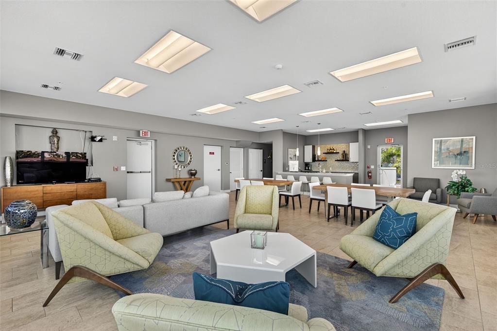 For Sale: $550,000 (2 beds, 2 baths, 1370 Square Feet)