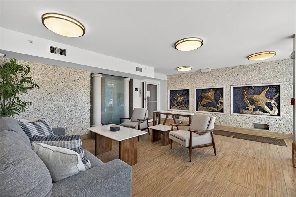 For Sale: $550,000 (2 beds, 2 baths, 1370 Square Feet)