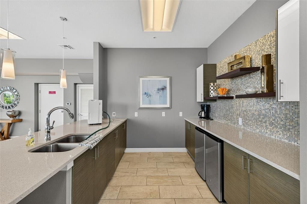 For Sale: $550,000 (2 beds, 2 baths, 1370 Square Feet)