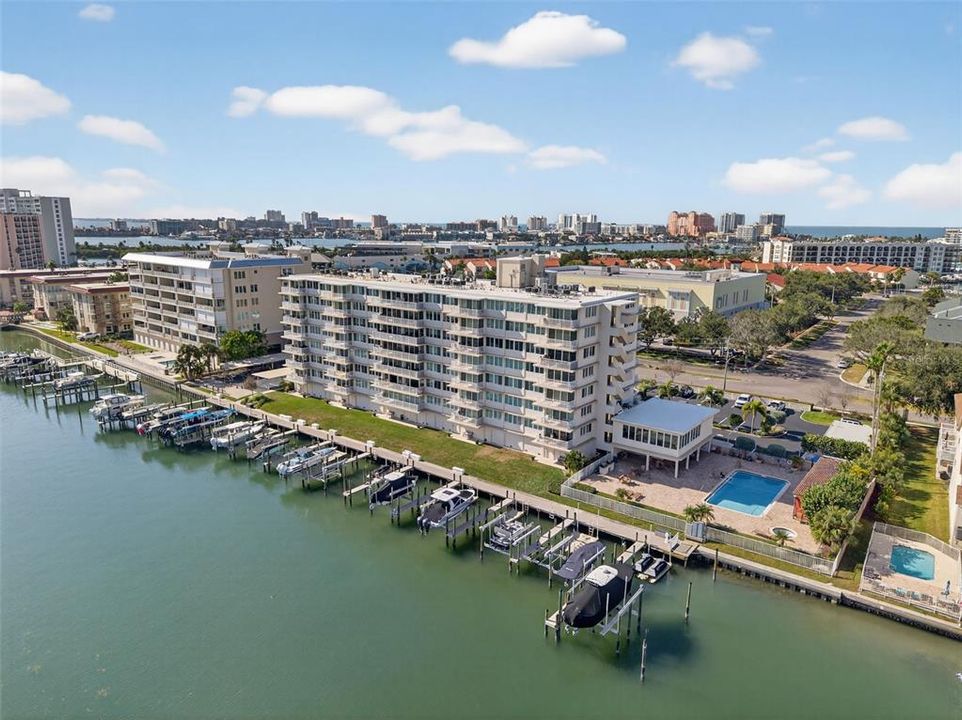 For Sale: $550,000 (2 beds, 2 baths, 1370 Square Feet)