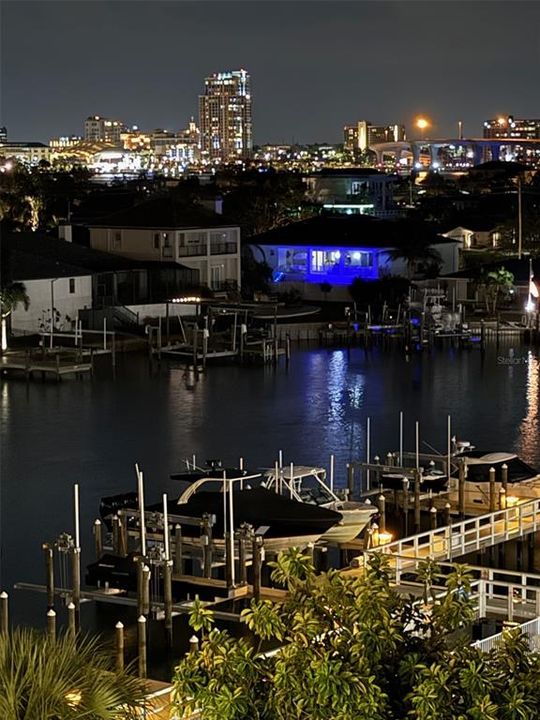 For Sale: $550,000 (2 beds, 2 baths, 1370 Square Feet)