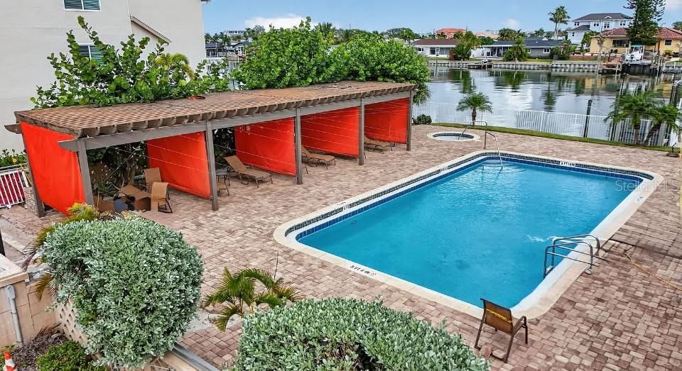 For Sale: $550,000 (2 beds, 2 baths, 1370 Square Feet)