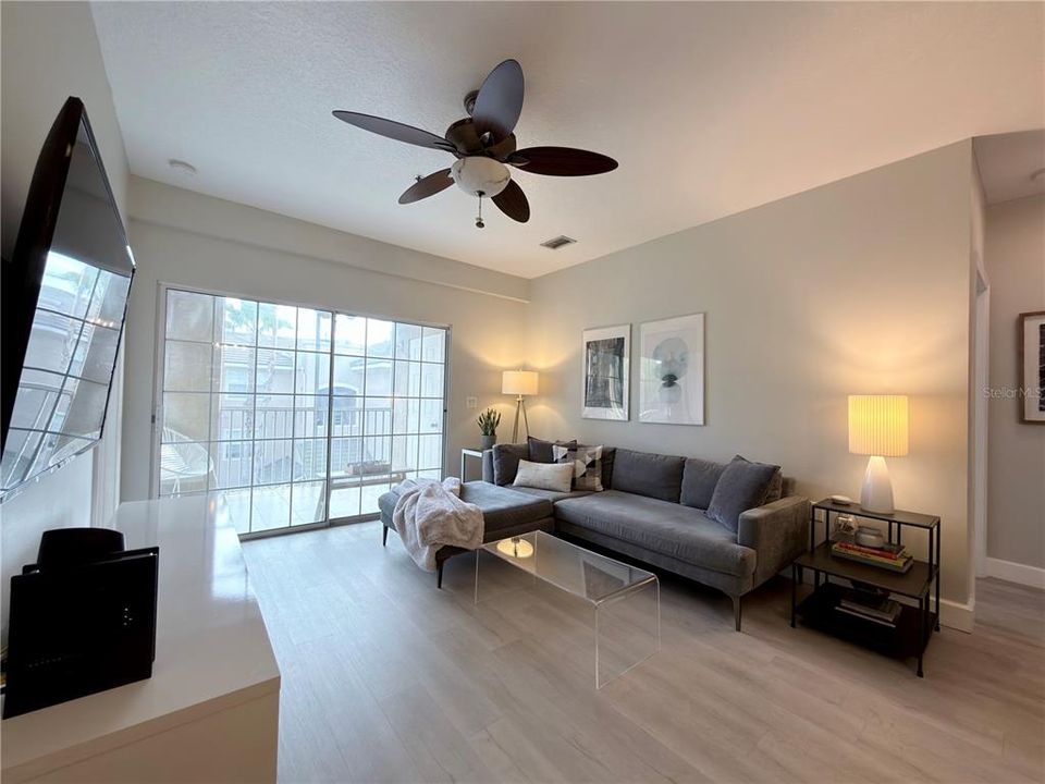 На продажу: $200,000 (2 спален, 2 ванн, 1107 Квадратных фут)