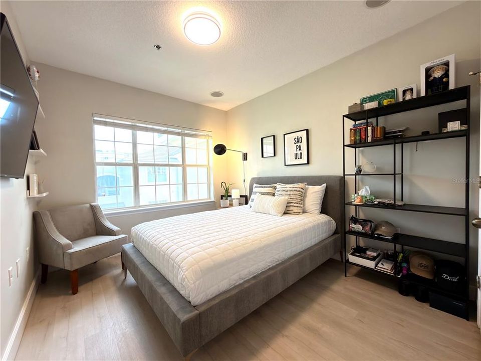 На продажу: $200,000 (2 спален, 2 ванн, 1107 Квадратных фут)