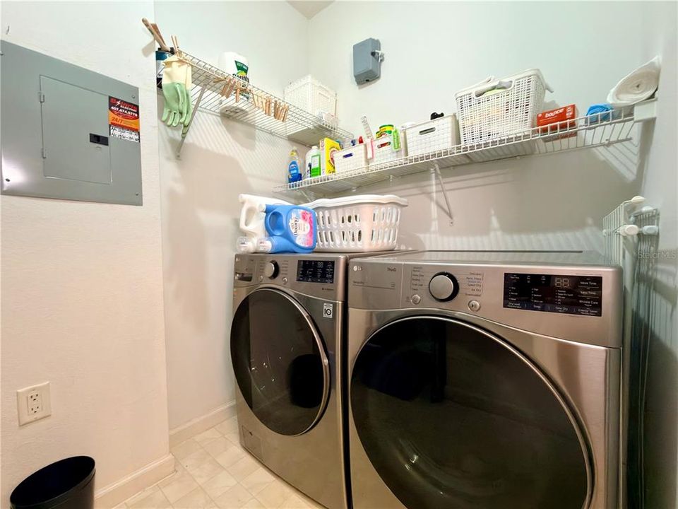 На продажу: $200,000 (2 спален, 2 ванн, 1107 Квадратных фут)