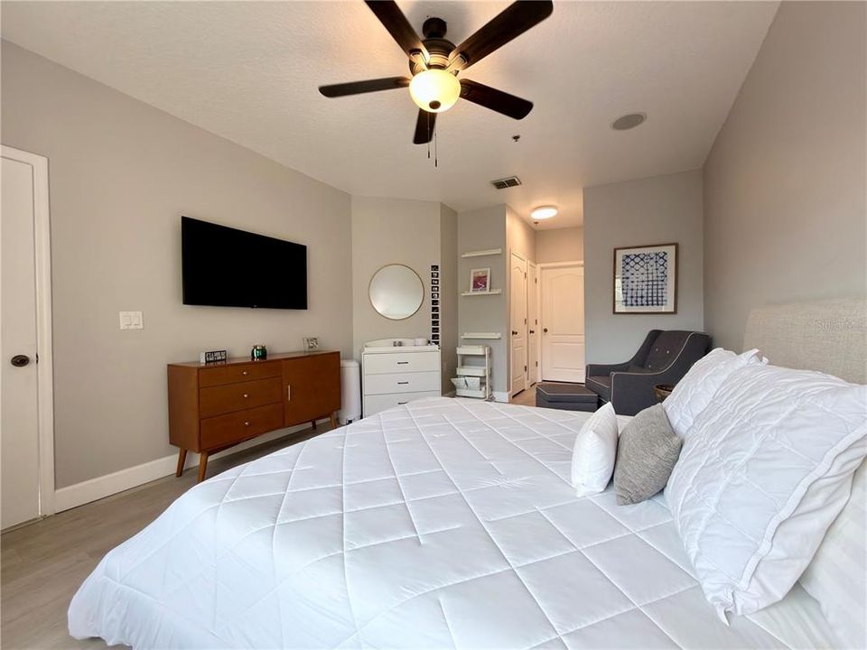 На продажу: $200,000 (2 спален, 2 ванн, 1107 Квадратных фут)