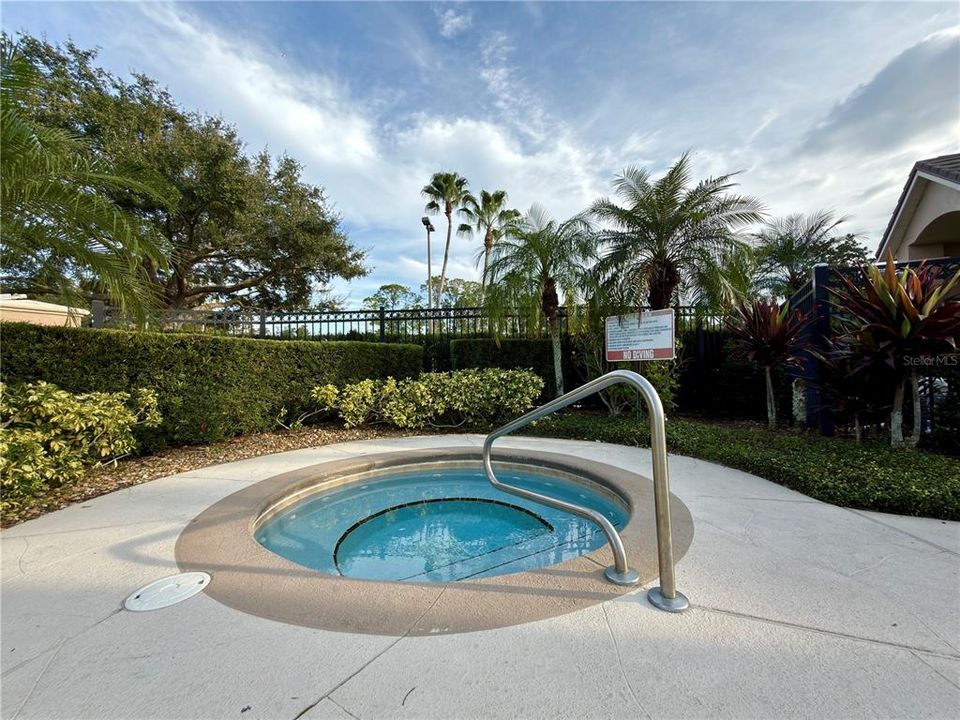 На продажу: $200,000 (2 спален, 2 ванн, 1107 Квадратных фут)