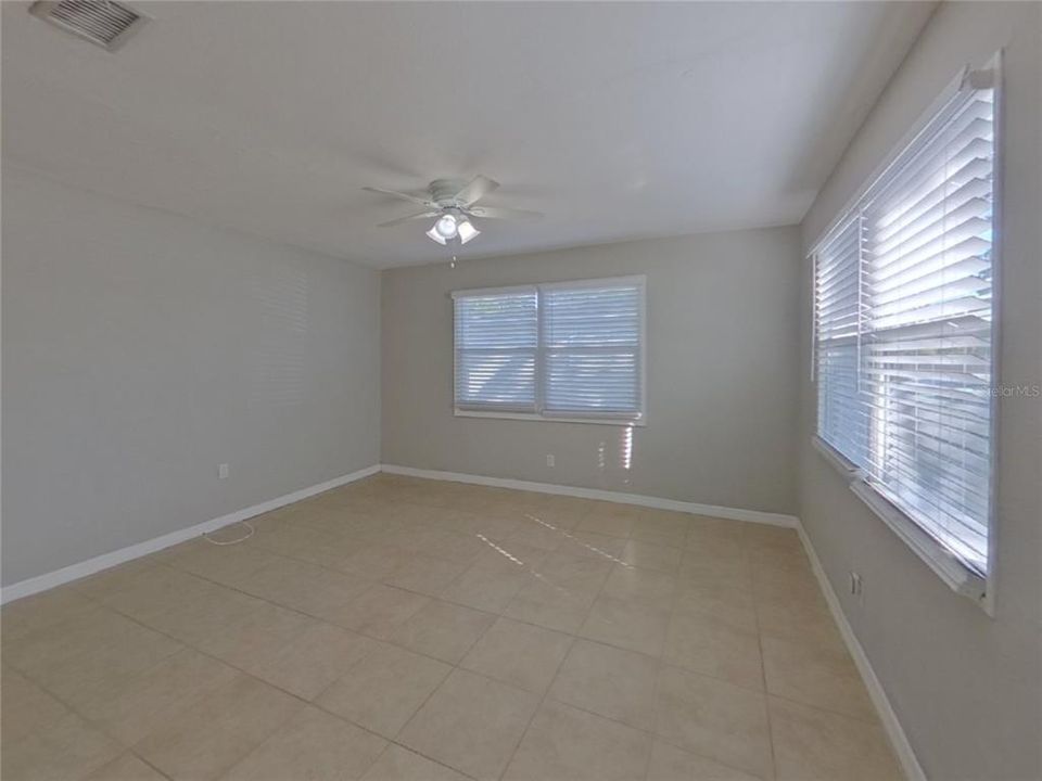 En Renta: $1,869 (3 camas, 1 baños, 1200 Pies cuadrados)