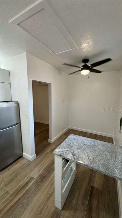 合同活跃: $345,000 (4 贝兹, 2 浴室, 1342 平方英尺)