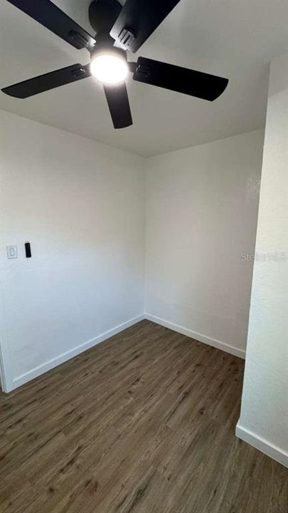 合同活跃: $345,000 (4 贝兹, 2 浴室, 1342 平方英尺)