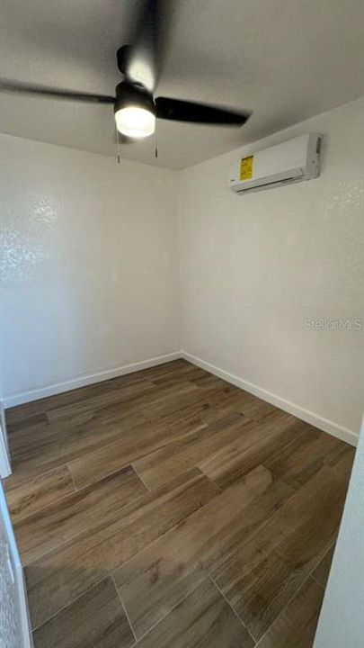 合同活跃: $345,000 (4 贝兹, 2 浴室, 1342 平方英尺)