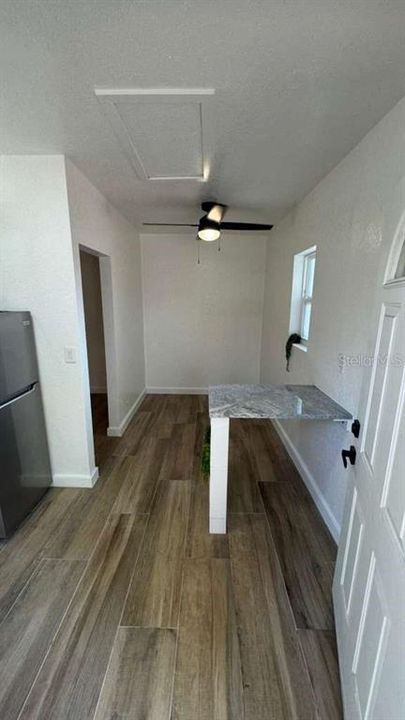 合同活跃: $345,000 (4 贝兹, 2 浴室, 1342 平方英尺)