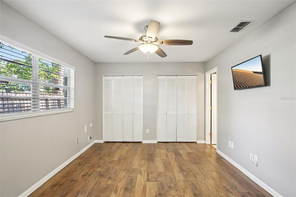 For Sale: $375,000 (3 beds, 2 baths, 1122 Square Feet)