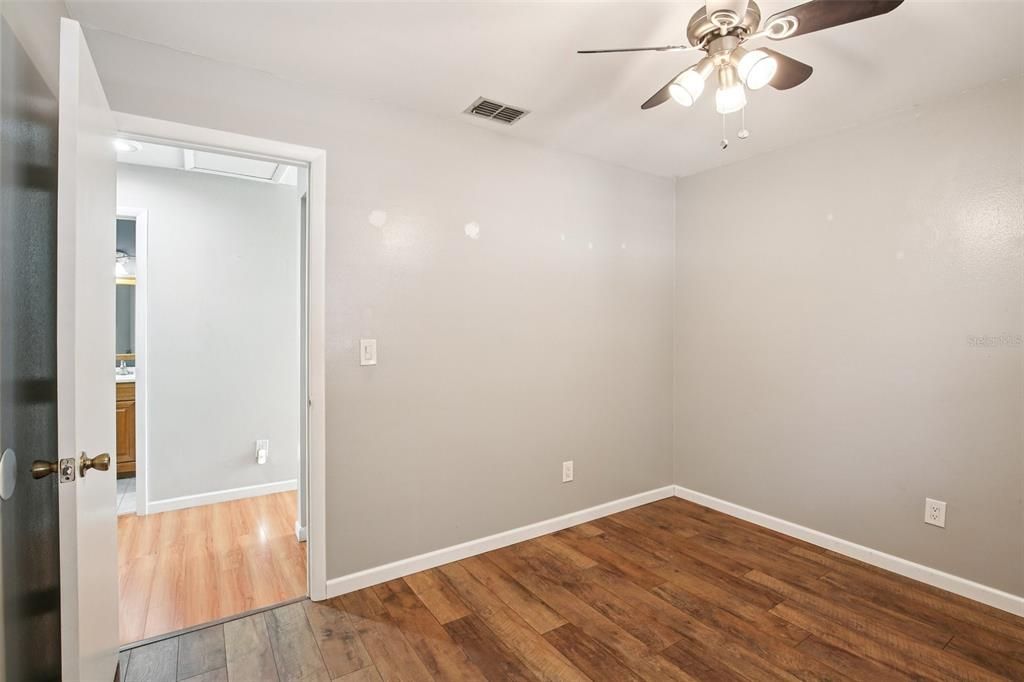 For Sale: $375,000 (3 beds, 2 baths, 1122 Square Feet)