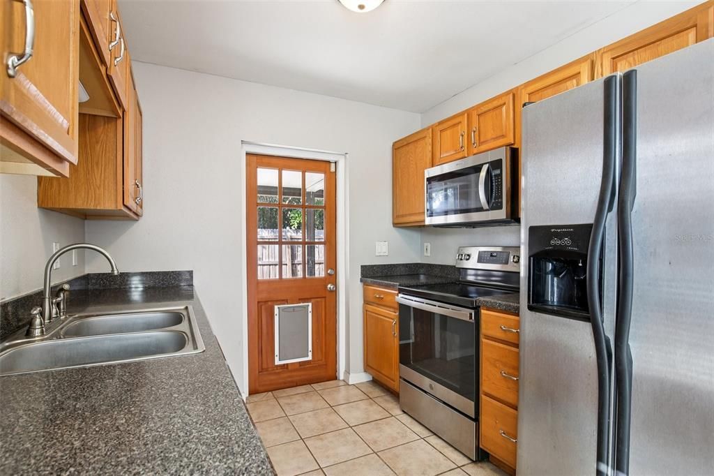 For Sale: $375,000 (3 beds, 2 baths, 1122 Square Feet)