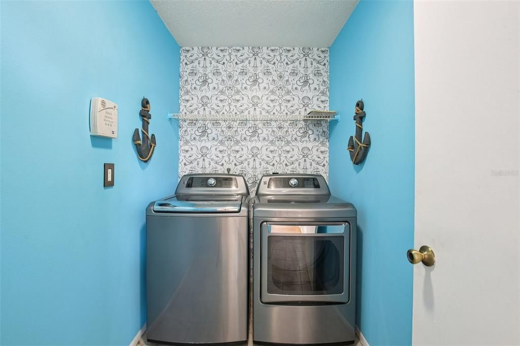 For Sale: $375,000 (3 beds, 2 baths, 1122 Square Feet)