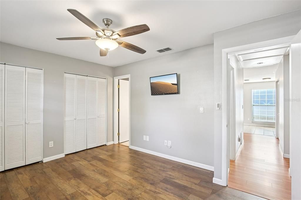 For Sale: $375,000 (3 beds, 2 baths, 1122 Square Feet)