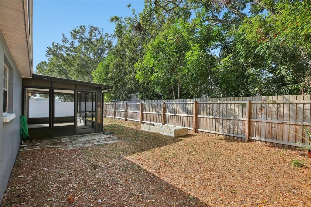 For Sale: $375,000 (3 beds, 2 baths, 1122 Square Feet)