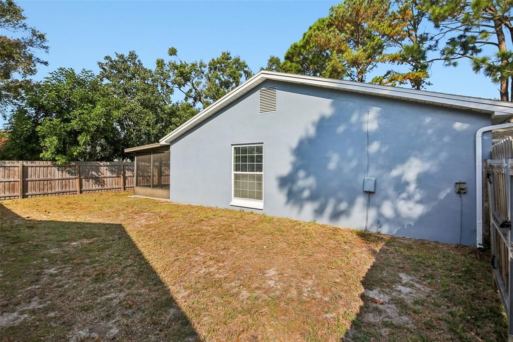 For Sale: $375,000 (3 beds, 2 baths, 1122 Square Feet)