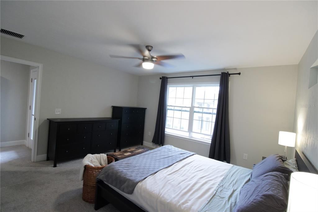 For Rent: $2,000 (2 beds, 2 baths, 1472 Square Feet)