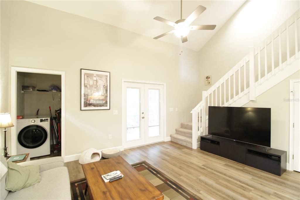 For Rent: $2,000 (2 beds, 2 baths, 1472 Square Feet)