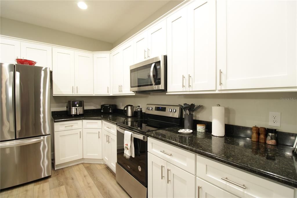 For Rent: $2,000 (2 beds, 2 baths, 1472 Square Feet)