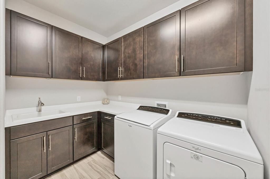 For Sale: $795,000 (2 beds, 2 baths, 1900 Square Feet)