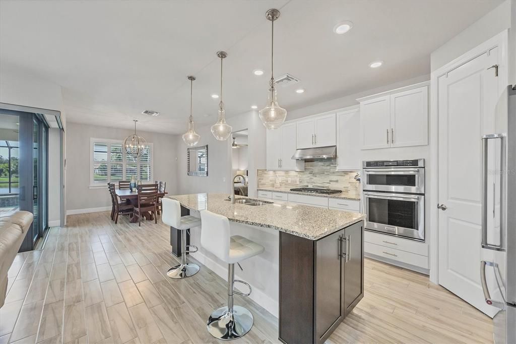 For Sale: $795,000 (2 beds, 2 baths, 1900 Square Feet)