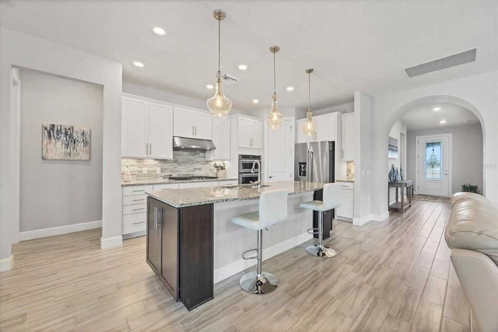 For Sale: $795,000 (2 beds, 2 baths, 1900 Square Feet)