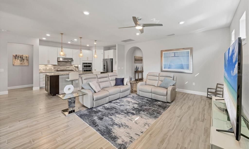 For Sale: $795,000 (2 beds, 2 baths, 1900 Square Feet)