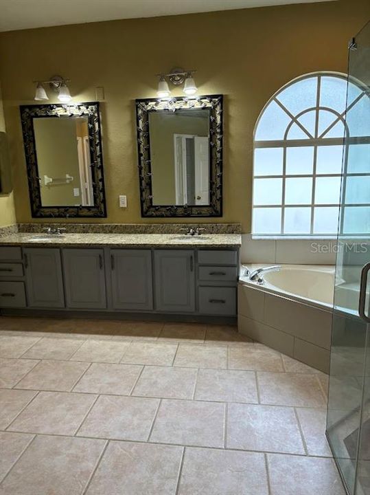 出租: $2,600 (4 贝兹, 2 浴室, 2877 平方英尺)