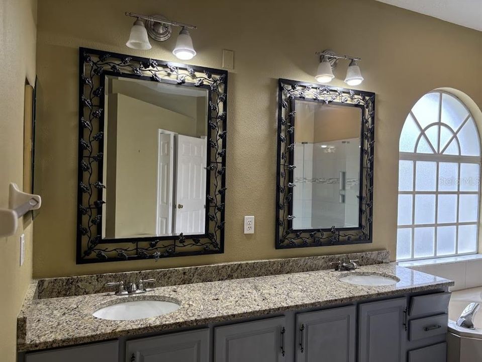 出租: $2,600 (4 贝兹, 2 浴室, 2877 平方英尺)