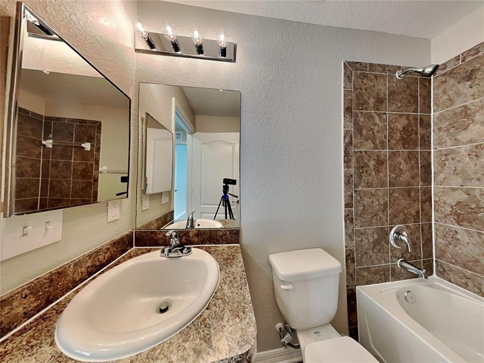 For Rent: $2,049 (3 beds, 2 baths, 1611 Square Feet)