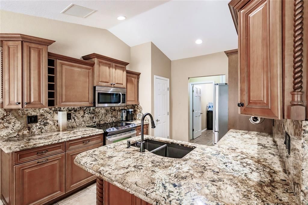 待售: $519,000 (4 贝兹, 2 浴室, 2247 平方英尺)