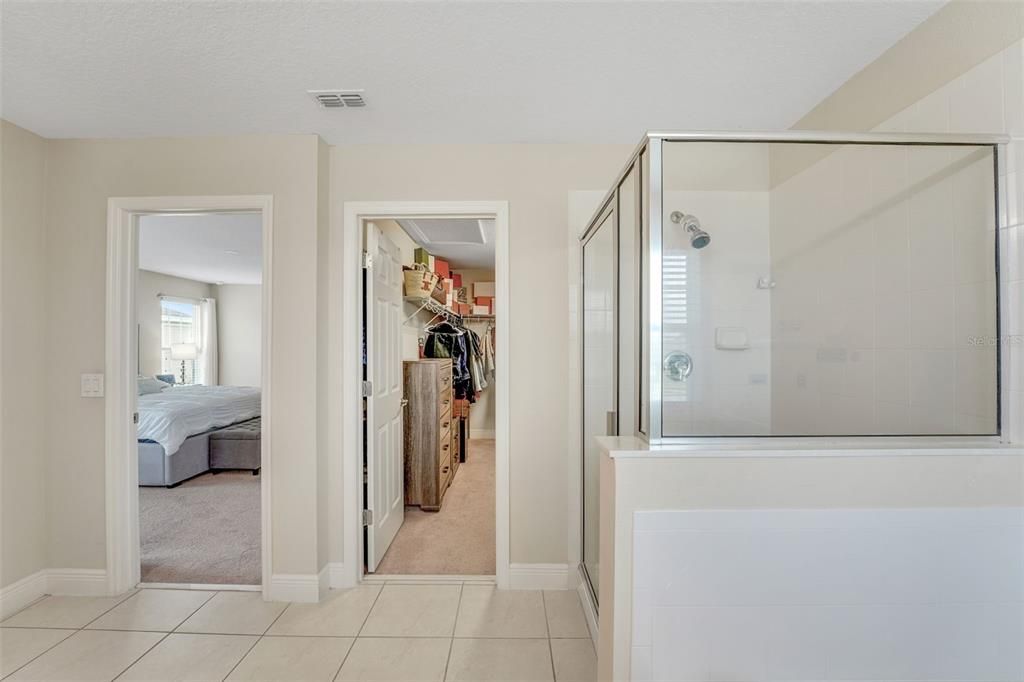 For Sale: $859,900 (6 beds, 3 baths, 3942 Square Feet)