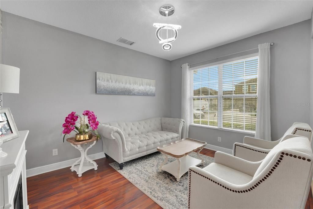 For Sale: $859,900 (6 beds, 3 baths, 3942 Square Feet)